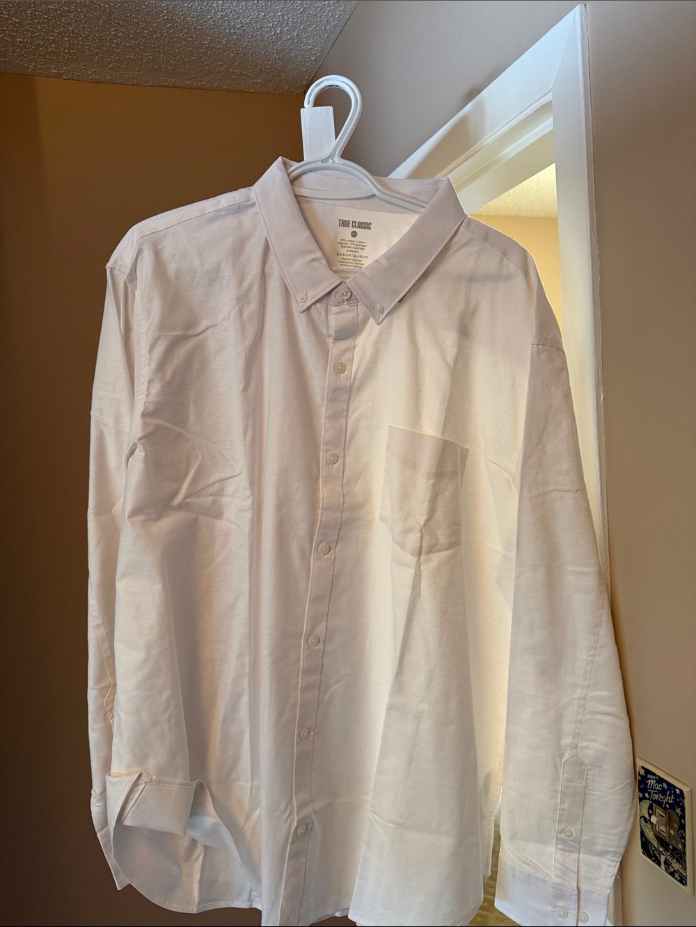 Men’s XXL True Classic brand White Button-Down Men’s Shirt